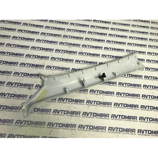 Накладка передньої правої стійки Peugeot 308 SW 2013-2021 9677359377